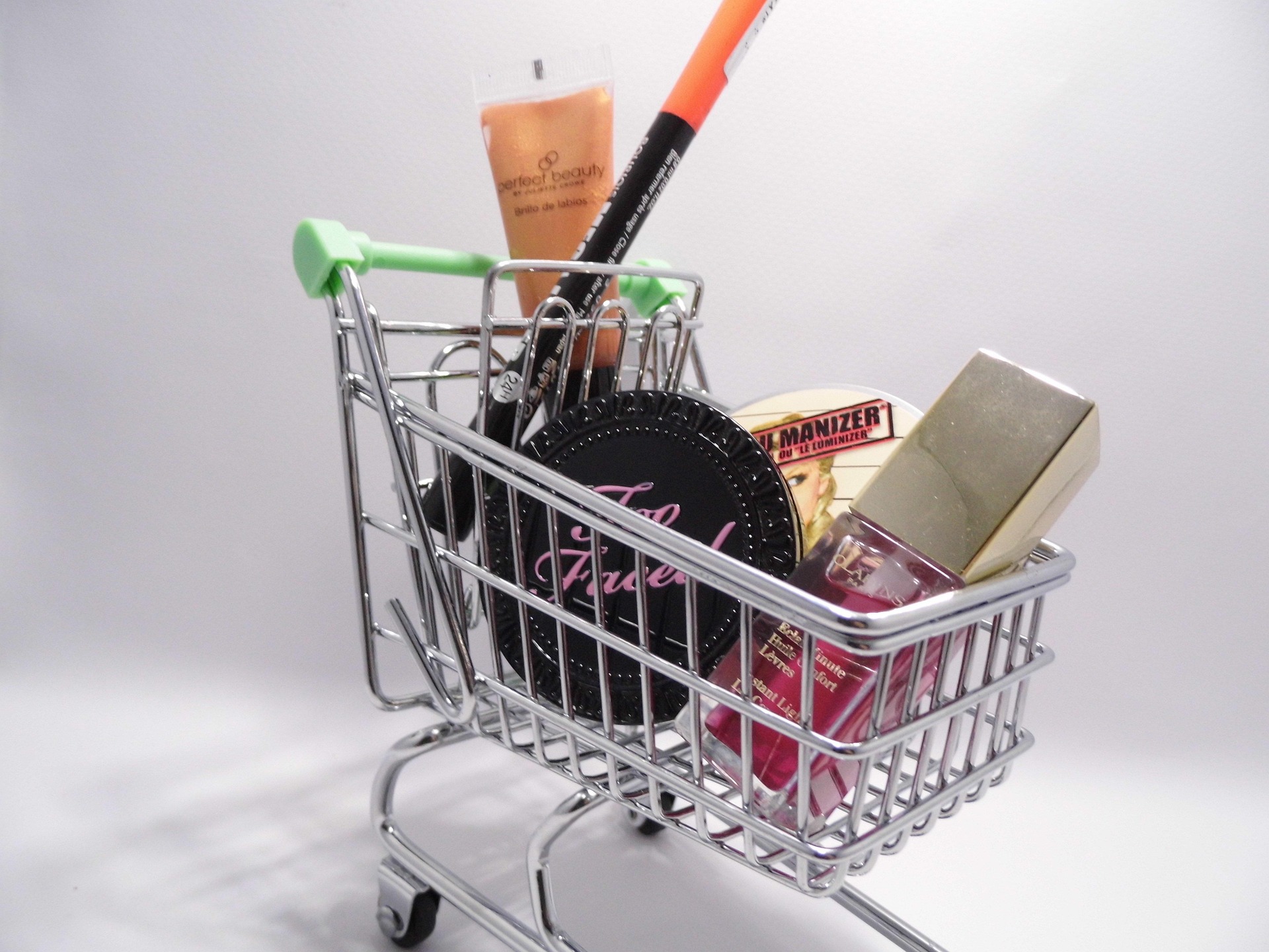 How to Spot a Real Deal Online (And Avoid Fake Discounts).